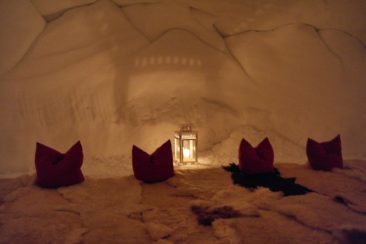 Iglu Übernachtung in den Alpen