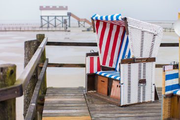 Selbst an grauen Tagen schön: Ein Strandspaziergang in St. Peter-Ording