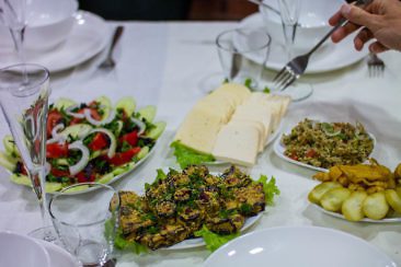 Armenien & Georgien Roadtrip Route, Reisevorbereitung und Tipps - Lela & Mari Homestay Stepazminda