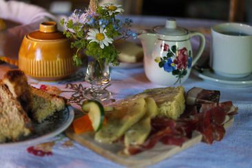 Frühstück in der Heiligenbachhütte