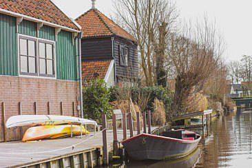 Mikroabenteuer Floßurlaub in der Wildnis bei Amsterdam