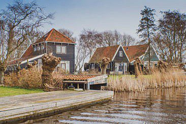 Mikroabenteuer Floßurlaub in der Wildnis bei Amsterdam