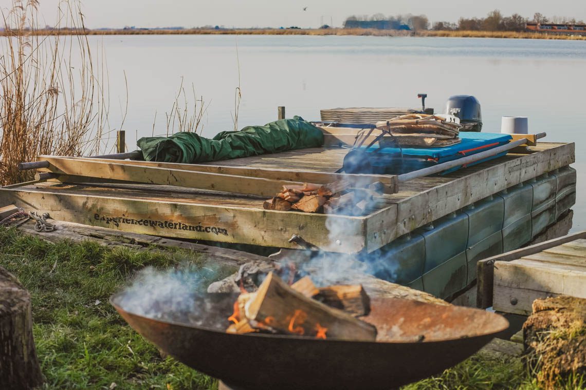 Mikroabenteuer Floßurlaub in der Wildnis bei Amsterdam