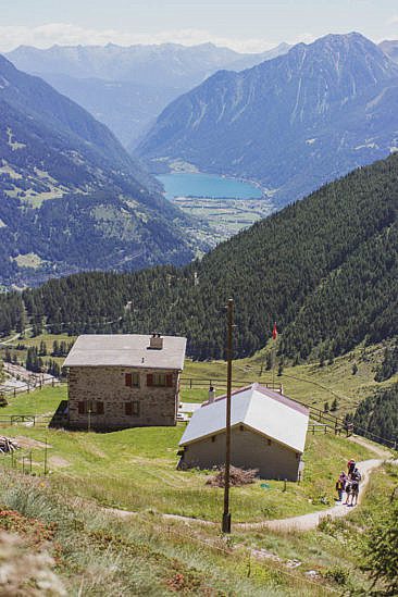 Alp Grüm Blick auf Valposchiavo